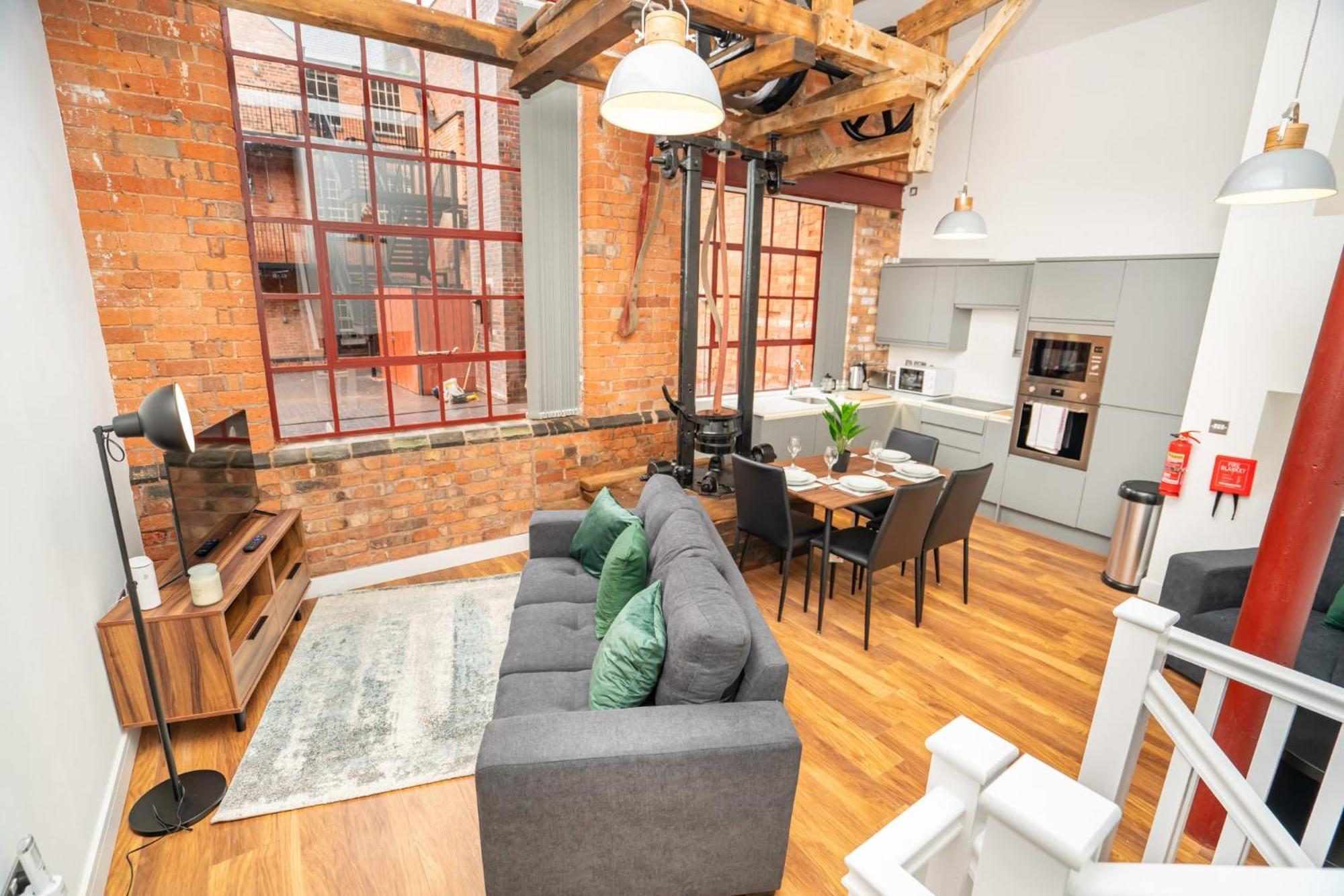 Stunning 2 Bed Warehouse Apartment, Apartment *