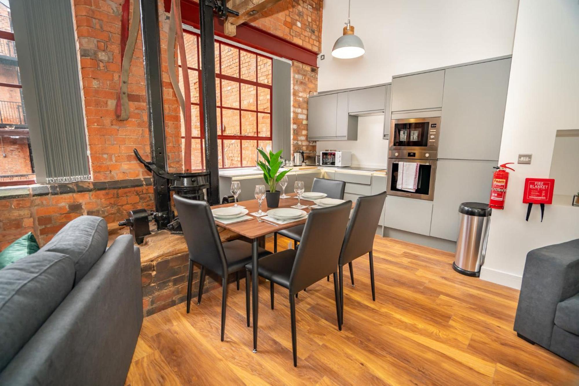 Apartment Stunning 2 Bed Warehouse Apartment, *