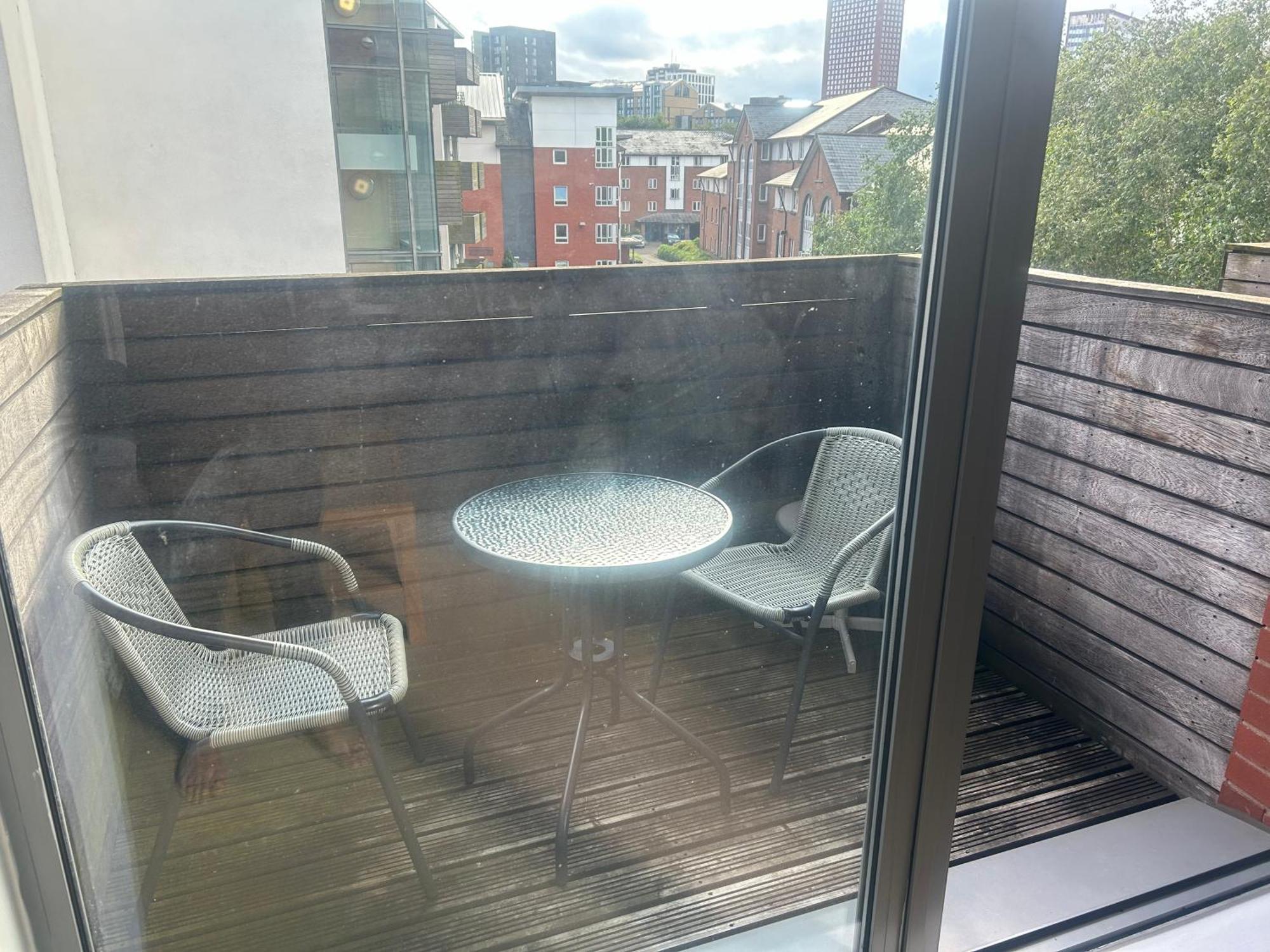 Apartment 1 Bed Very Near To Mailbox And Broad Street And New Street Station *
