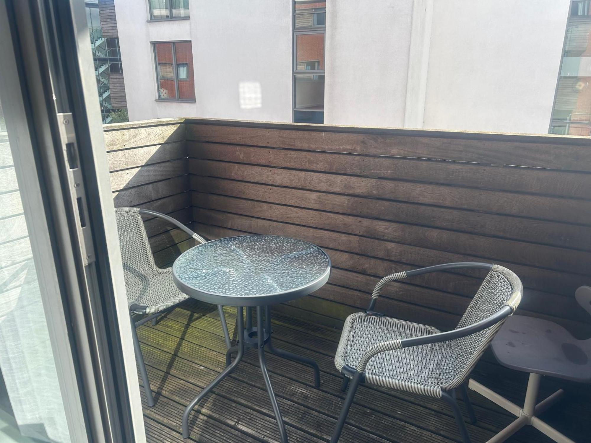 1 Bed Very Near To Mailbox And Broad Street And New Street Station Birmingham