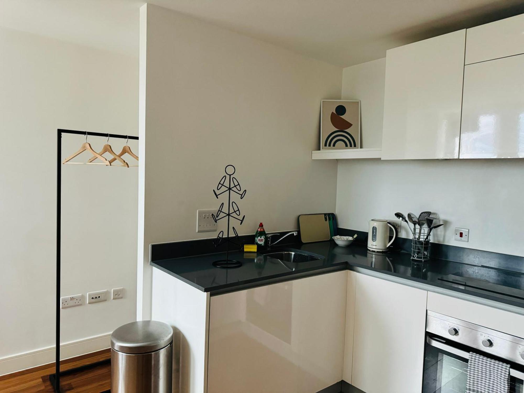 Stylish Comfy Centre With Free Netflix Jvt Short Lets Apartment