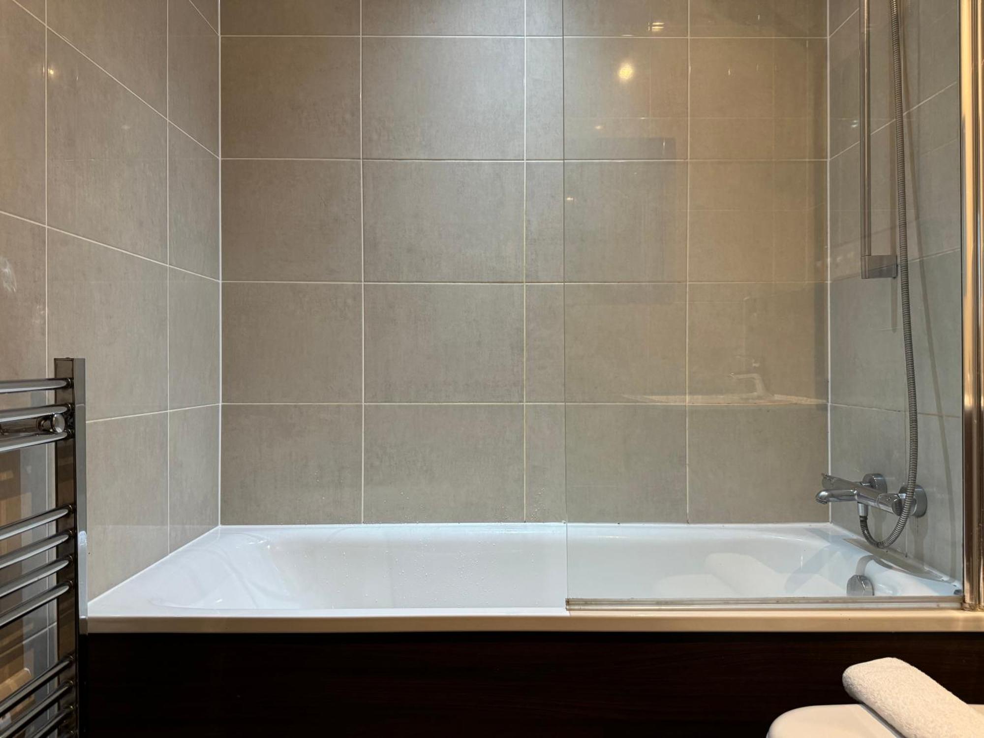 Apartment Stylish Comfy Centre With Free Netflix Jvt Short Lets