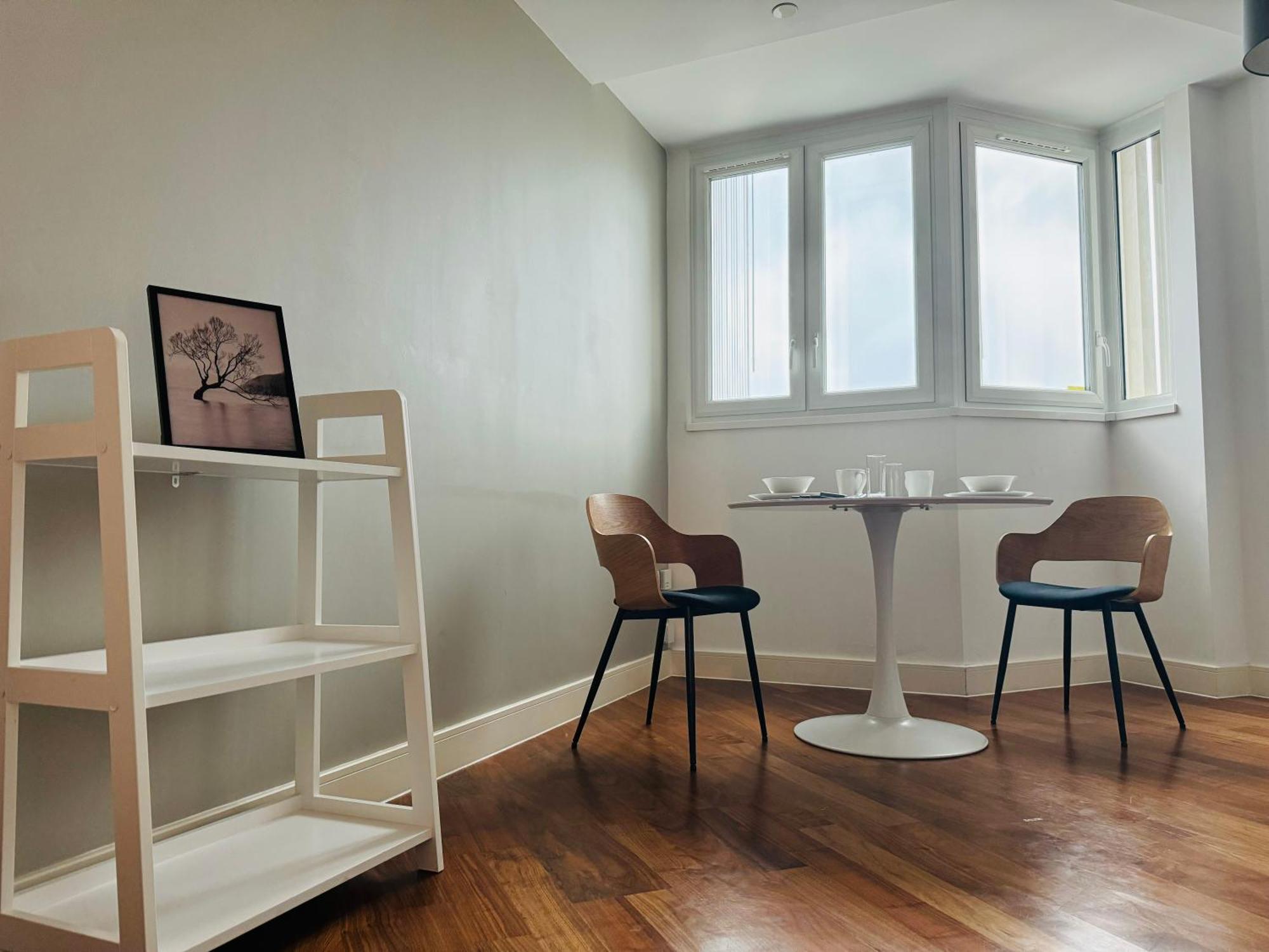 Apartment Stylish Comfy Centre With Free Netflix Jvt Short Lets