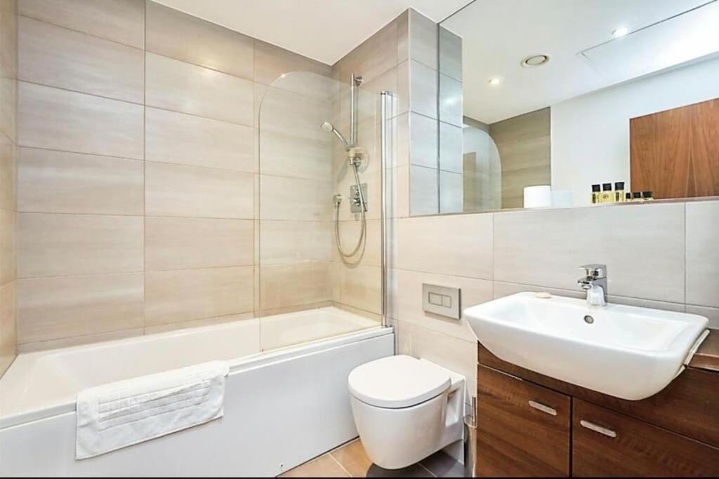 Modern 2-bedroom Kingsize Centre Apartment *