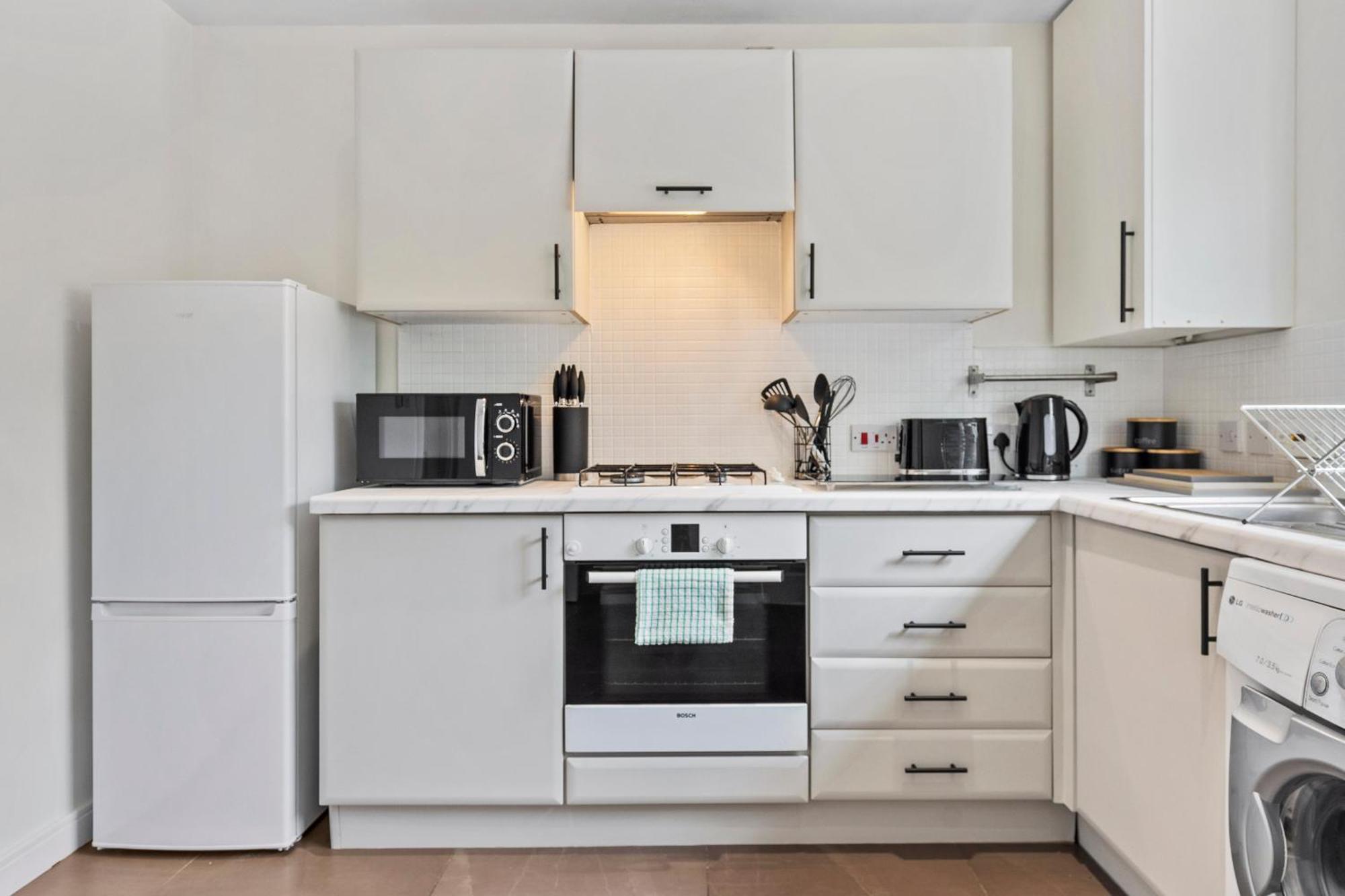 Inicio - New! Stunning - Free Parking - Sleeps 8 - Near M6 Birmingham