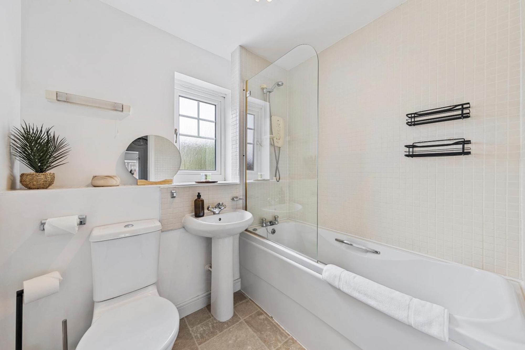 Inicio - New! Stunning - Free Parking - Sleeps 8 - Near M6 Villa Birmingham