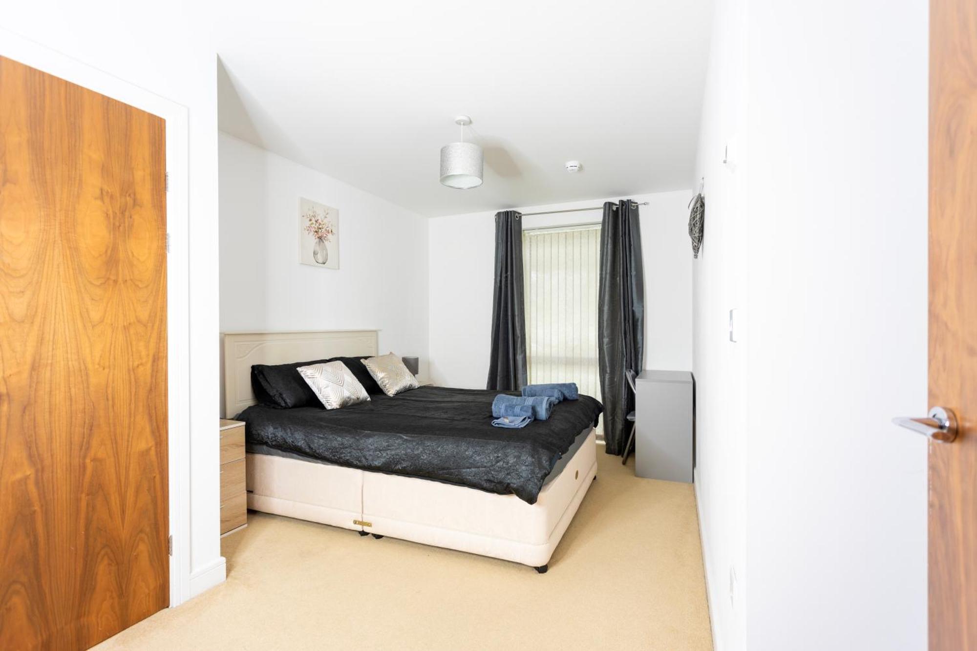 Apartment 2 Bedroom Including Ensuite And Pool Table *