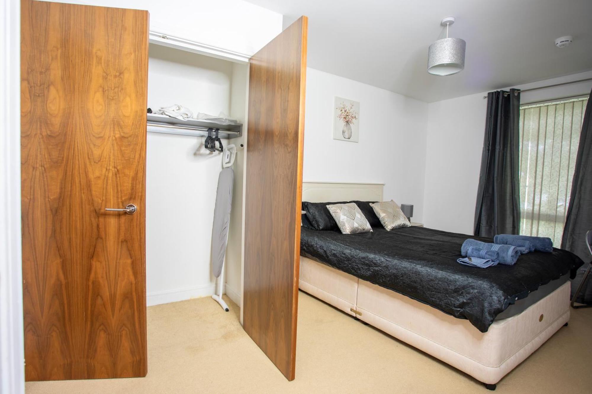 2 Bedroom Including Ensuite And Pool Table Apartment