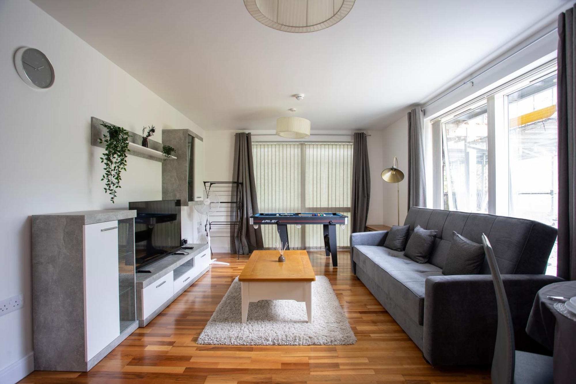 2 Bedroom Including Ensuite And Pool Table