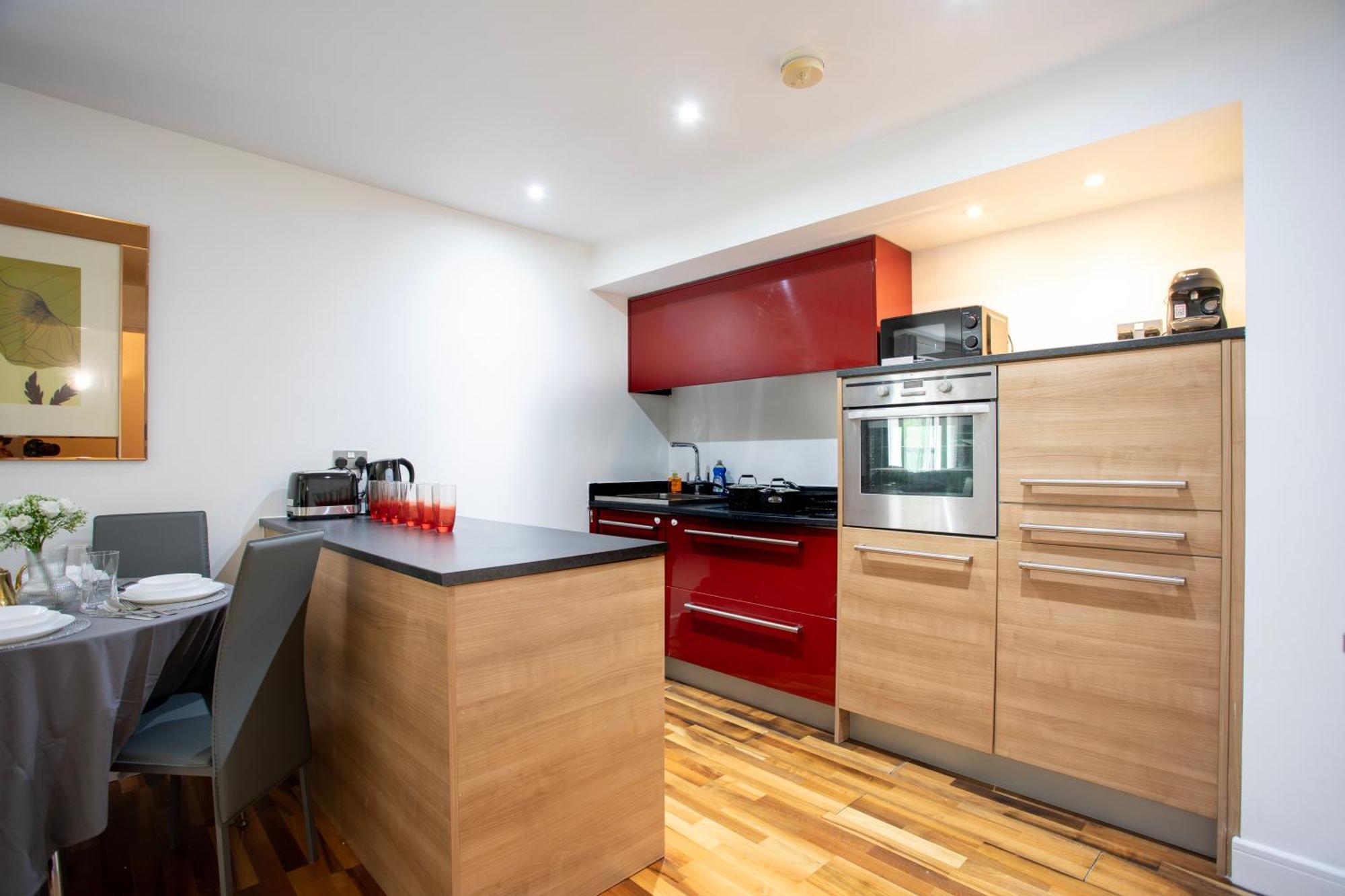 2 Bedroom Including Ensuite And Pool Table Birmingham