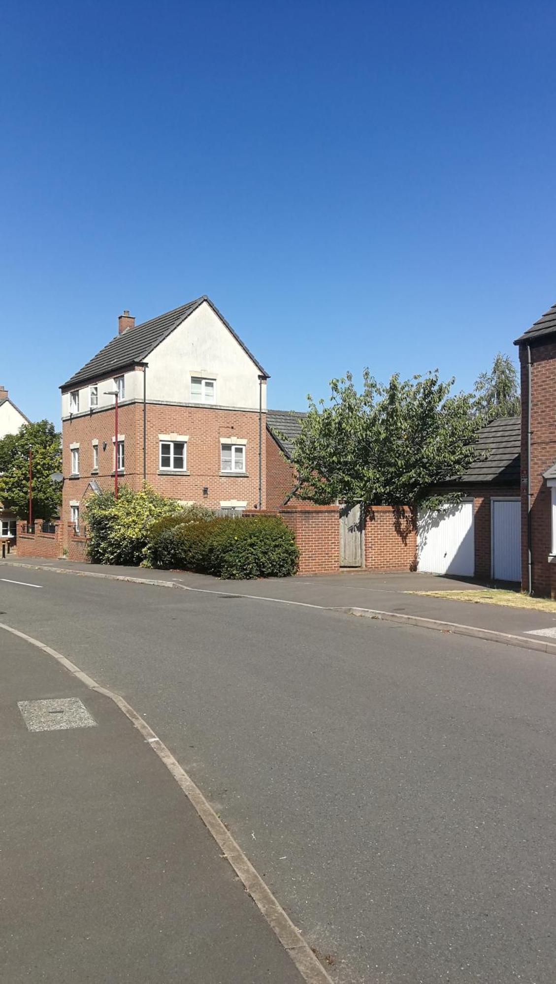 Large En-suite 10mins To Near Center Homestay