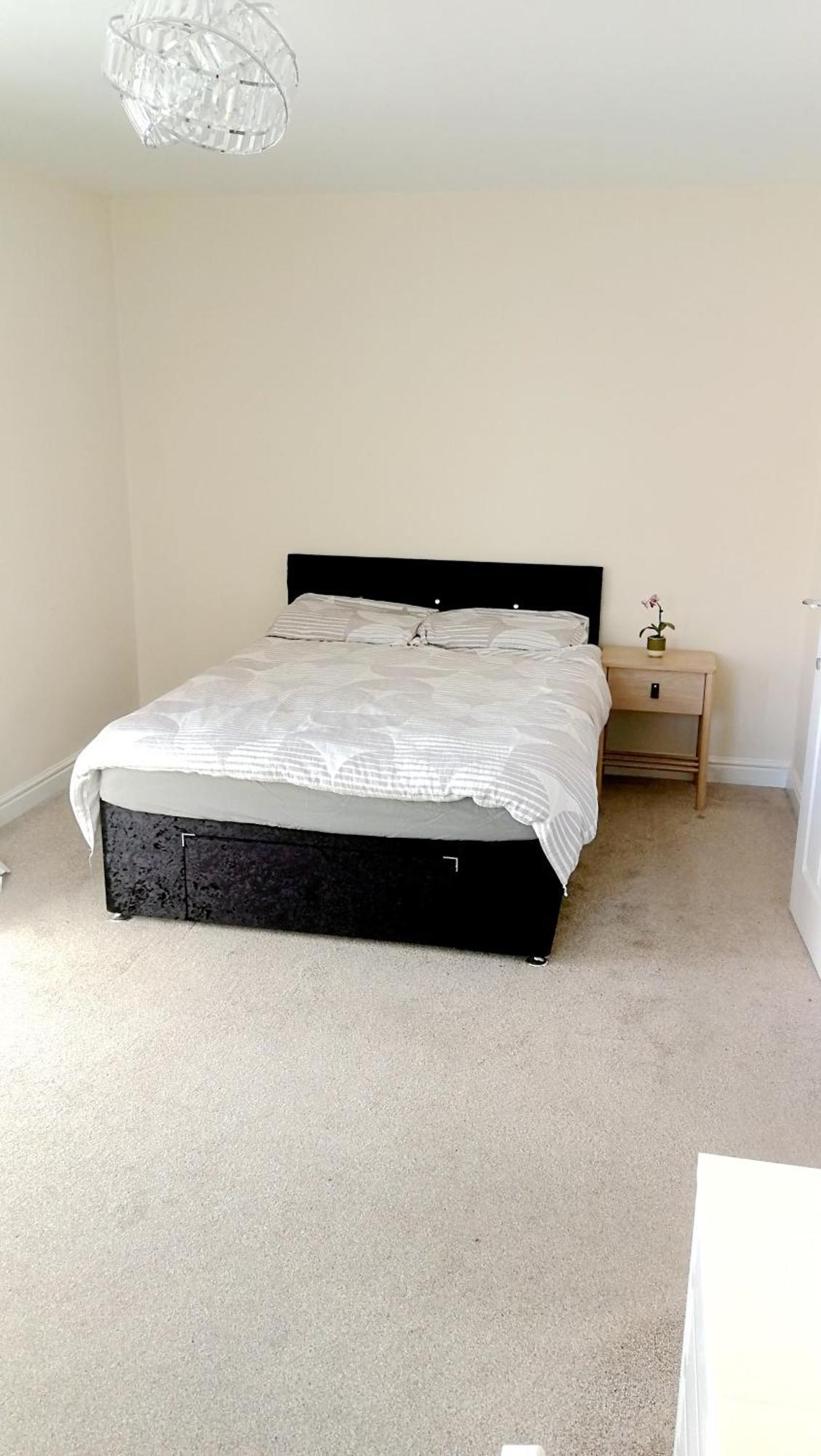 Large En-suite 10mins To Near Center *