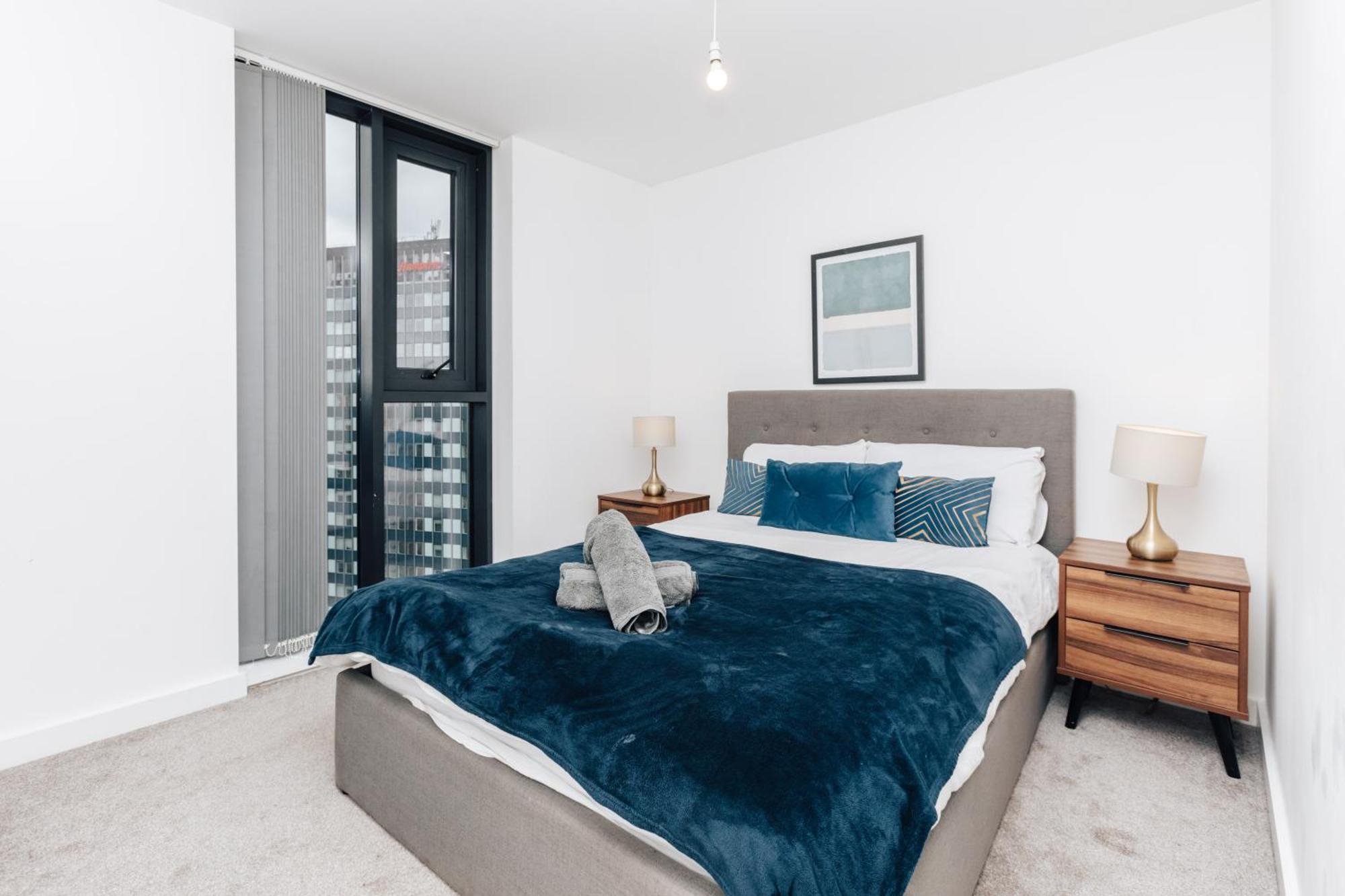 Luxury 2 Bedroom Apartment, Broad Street Apartment *