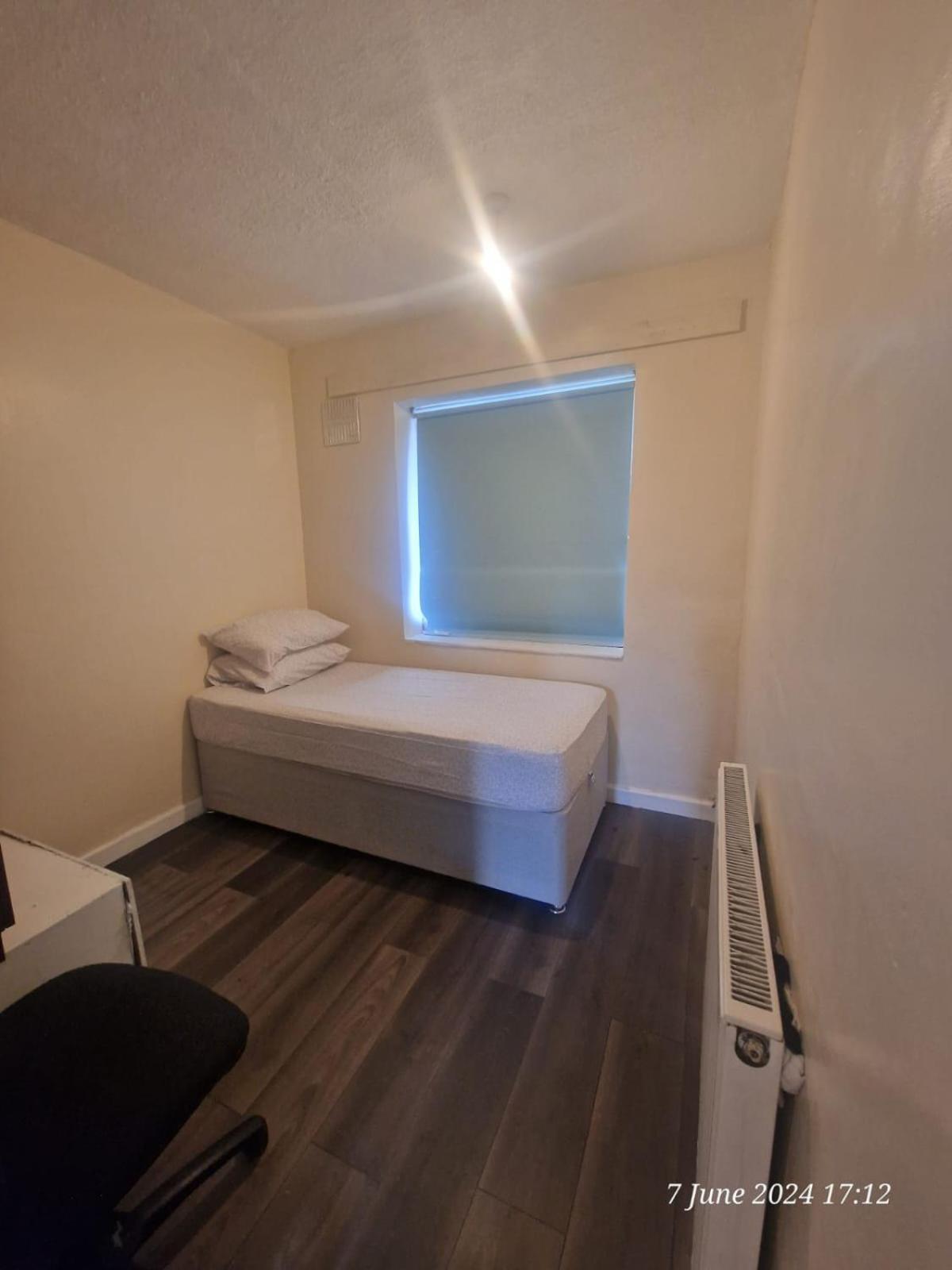 Avialable In Sheldon Near Airport *