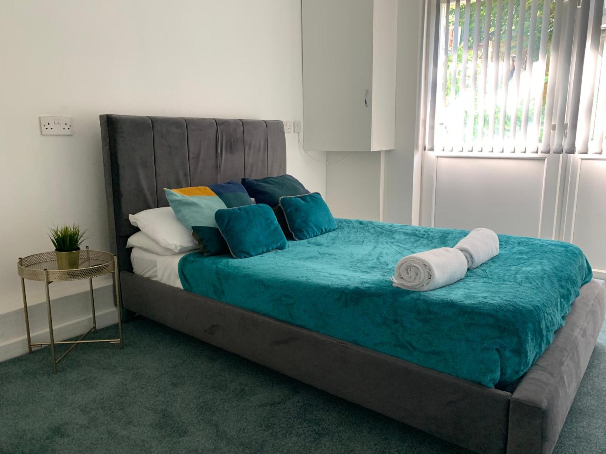 Tudors Esuites Two Bedroom Birmingham
