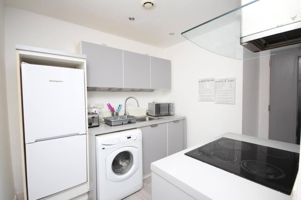 Apartment Host & - Southside