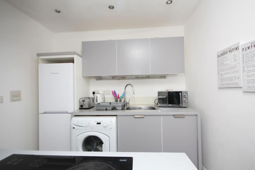 Host & - Southside Apartment *