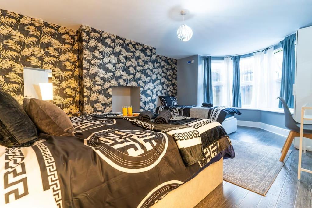 2-bed Luxury With Free Parking Apartment