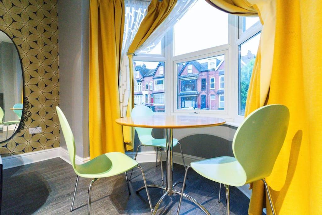 2-bed Luxury With Free Parking *