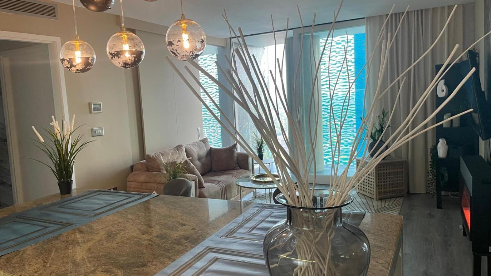 Simply Stunning Jacuzzi With Panoramic View Apartment