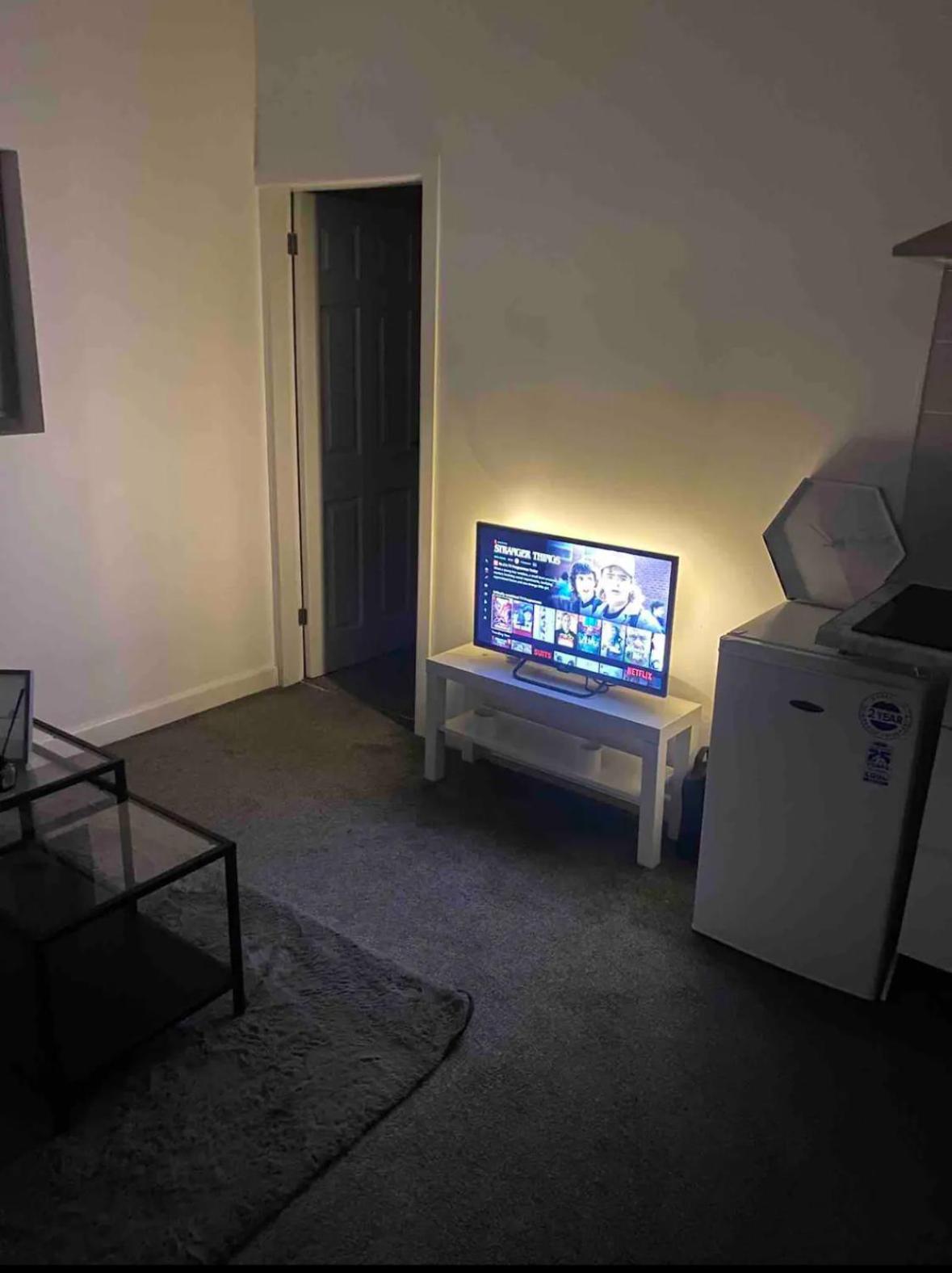 In Bham Centre, Free Parking Sleeps 3 Apartment