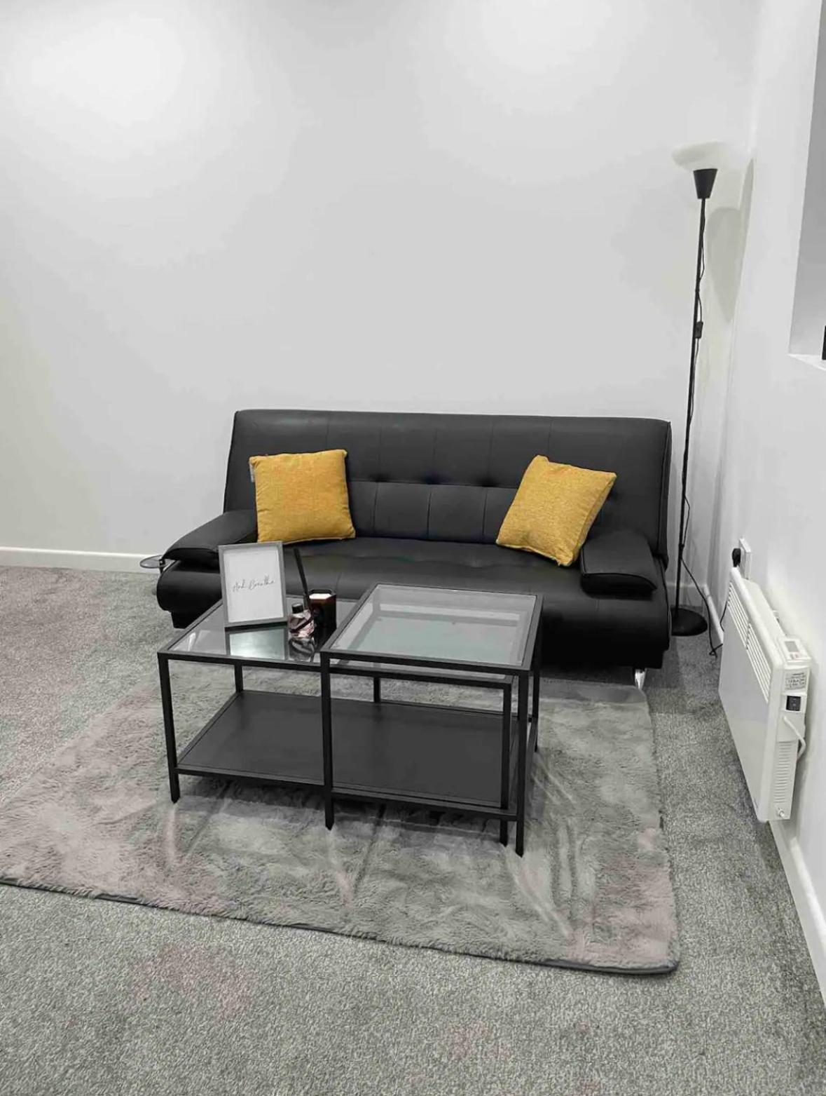 In Bham Centre, Free Parking Sleeps 3 Apartment