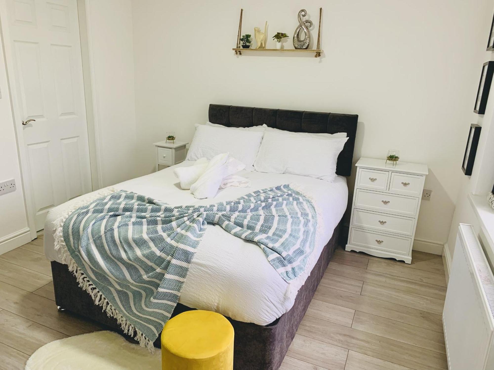 Modern & Cosy 2-bed Near Nec, Airport & Jlr!