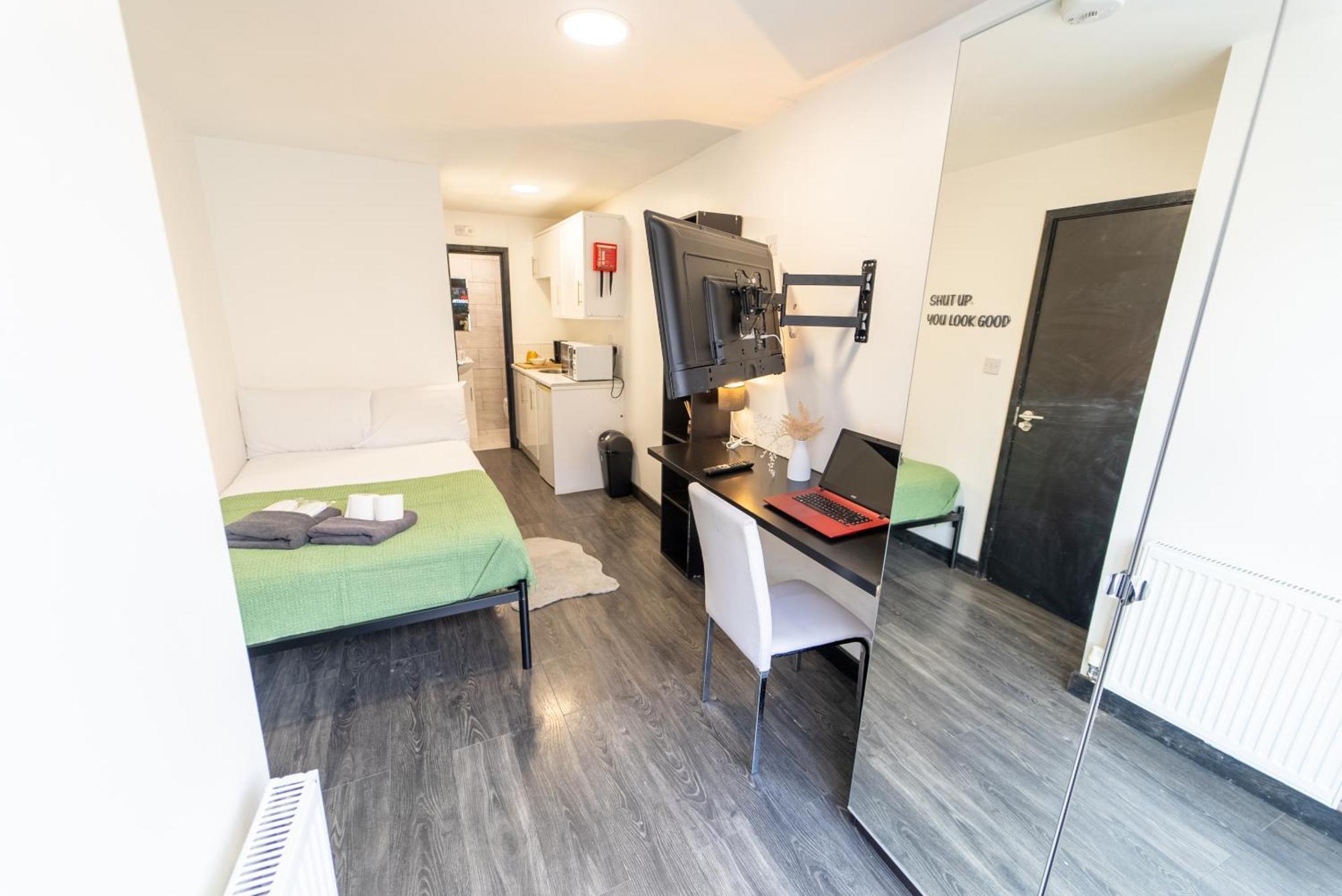 Sa Spacious Next To Uob And 10min To The City! Birmingham