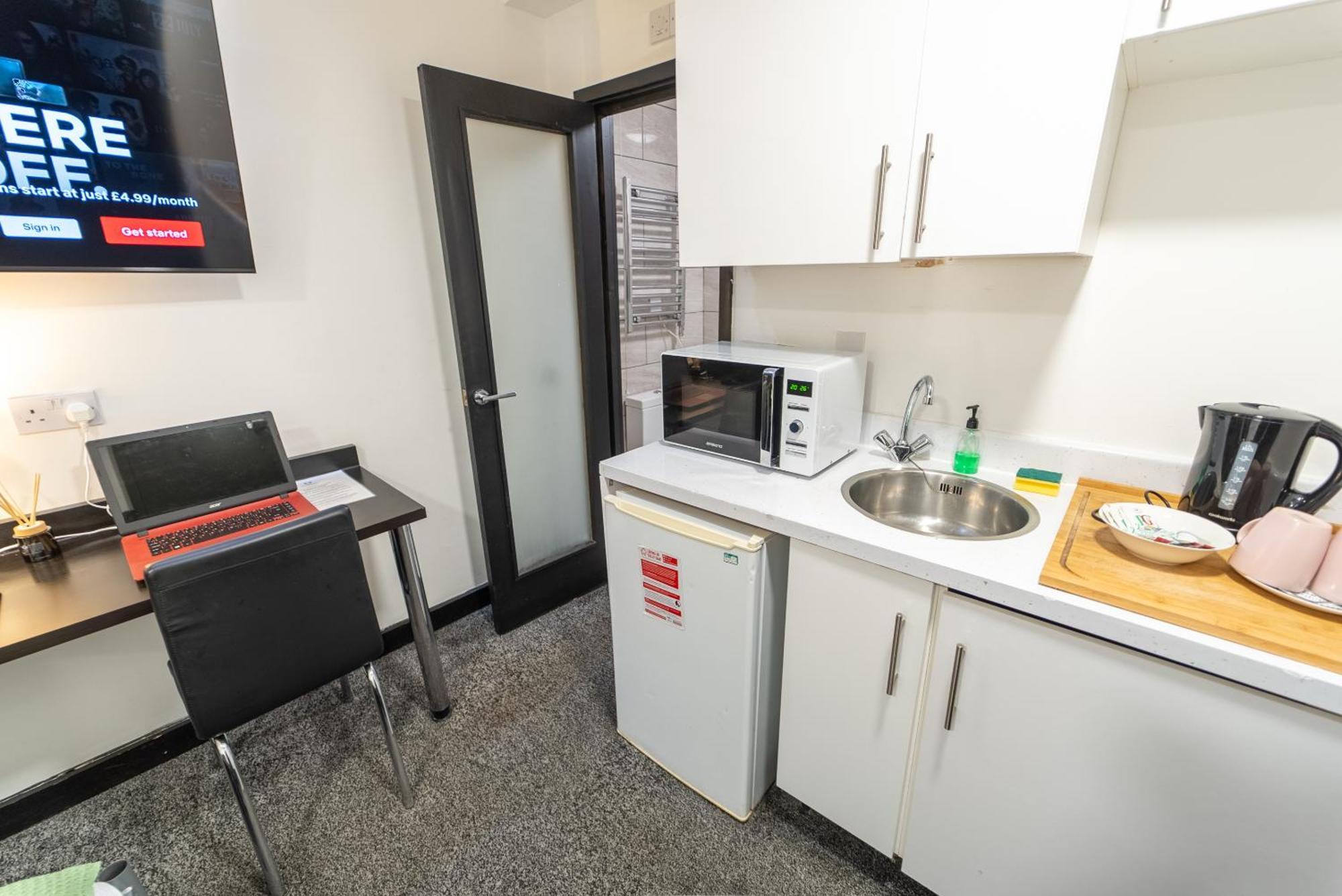 Apartment Sa Spacious Next To Uob And 10min To The City!