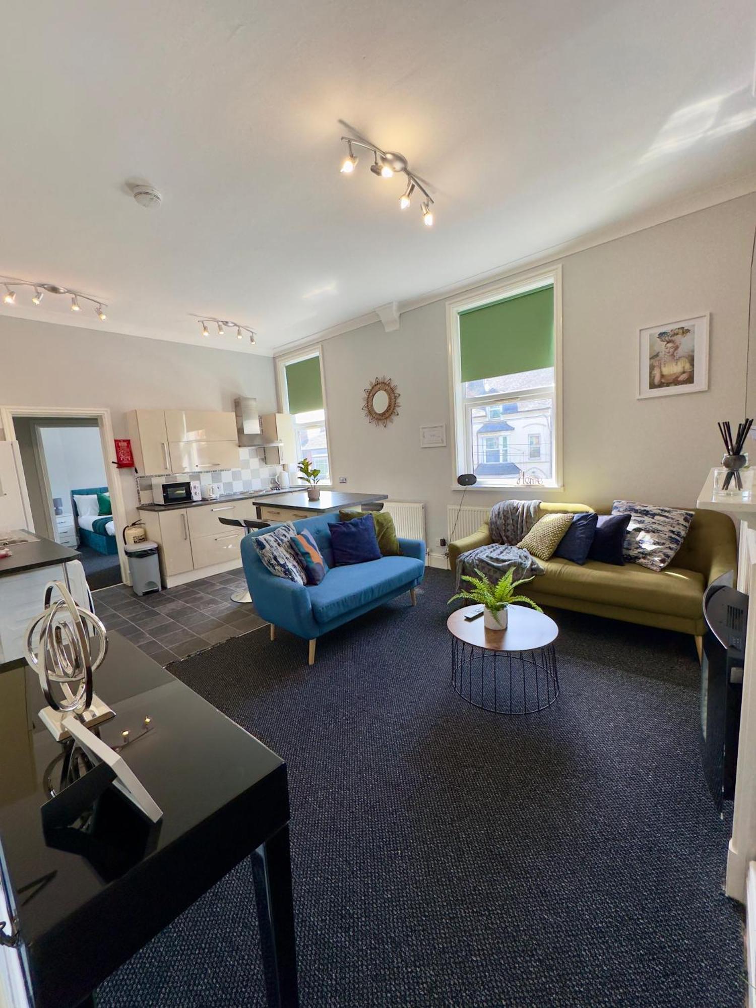 Elegant 5 Bedrooms Split Level