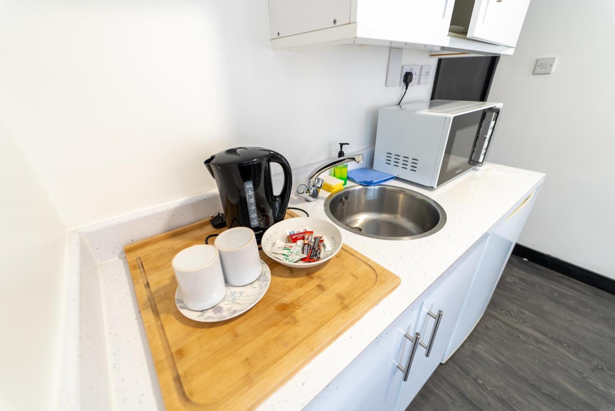 Compact Available Close To Uob And 10mins From The City! * Birmingham