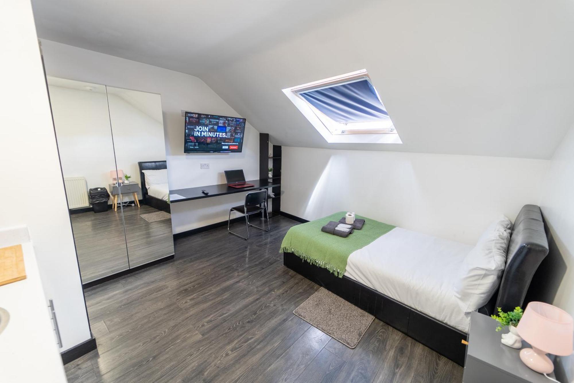 Apartment Compact Available Close To Uob And 10mins From The City!