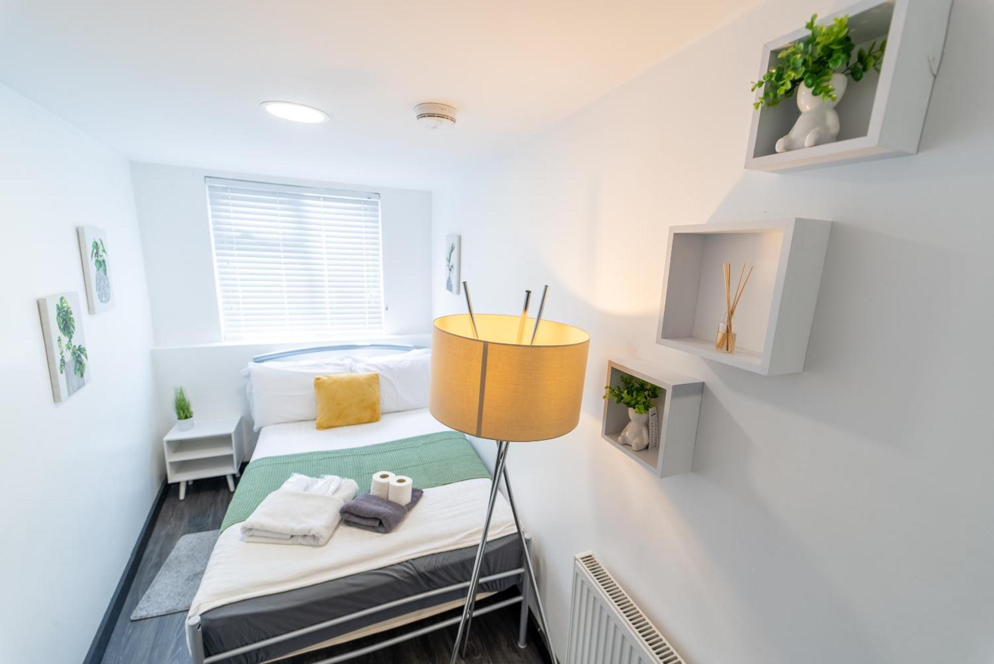 Apartment Compact Available Close To Uob And 10mins From The City! *
