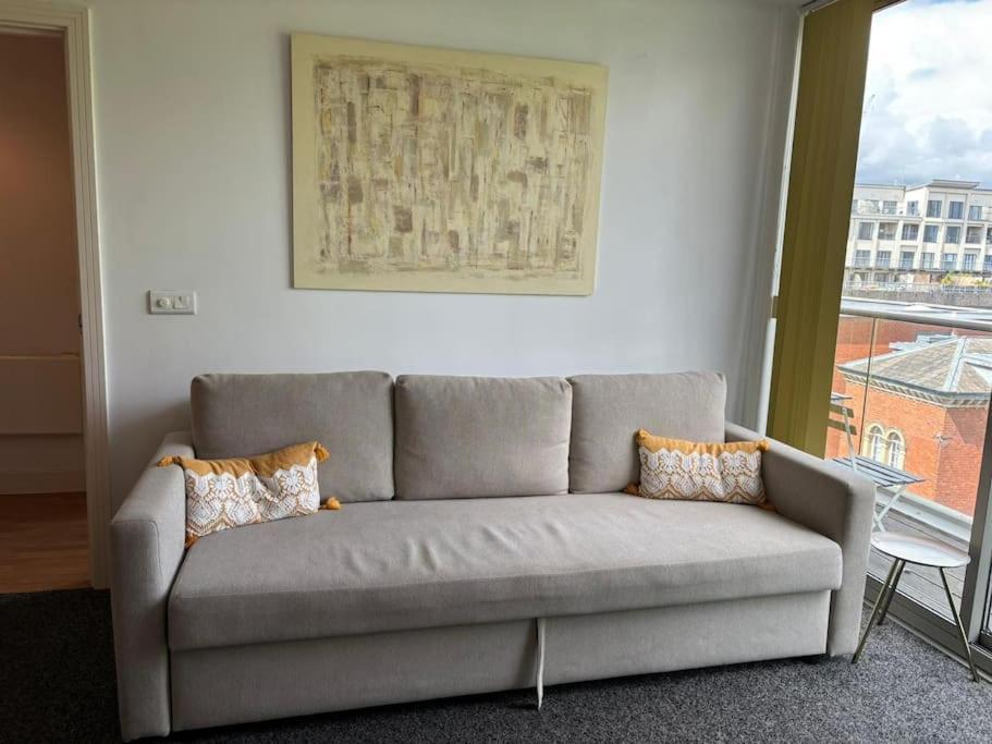 Luna Ltd 37 Apartment