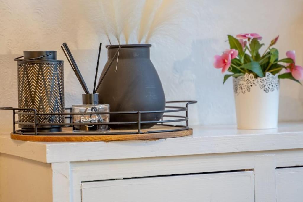 Stylish Flat 40 Percent Off Monthly Parking Apartment