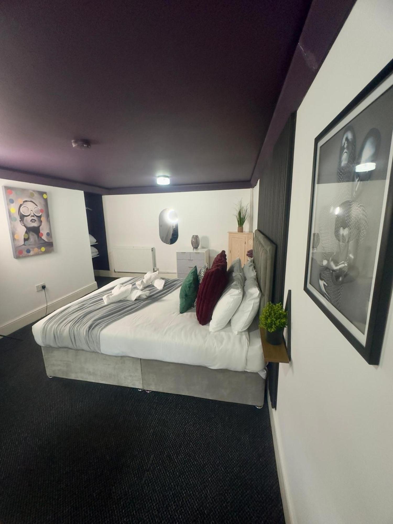 Spacious Duplex With King Sized Bed, Free Onsite Parking, Near Utilita Areana & Icc * Birmingham