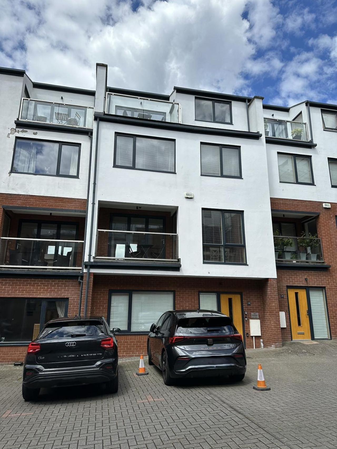 Holiday home Spacious 4br 4ba Gated Townhouse With Balconies, Jq Birmingham