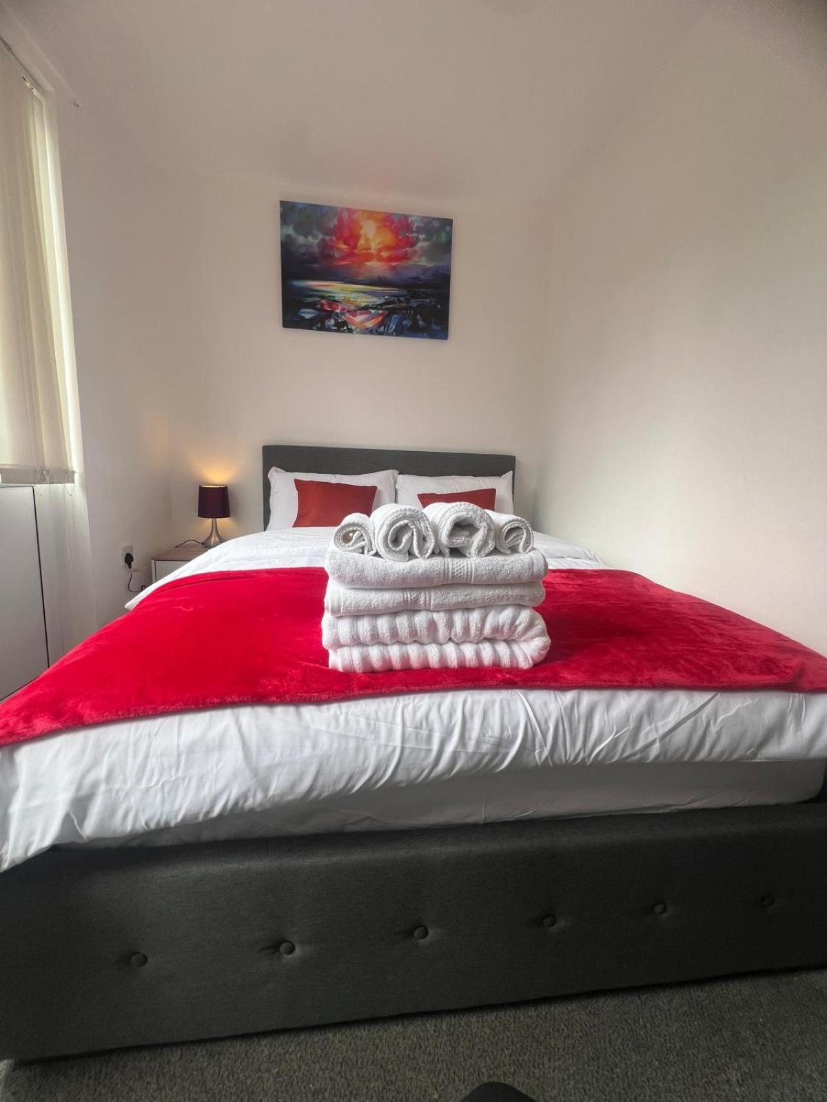Luxury New House With Free Parking