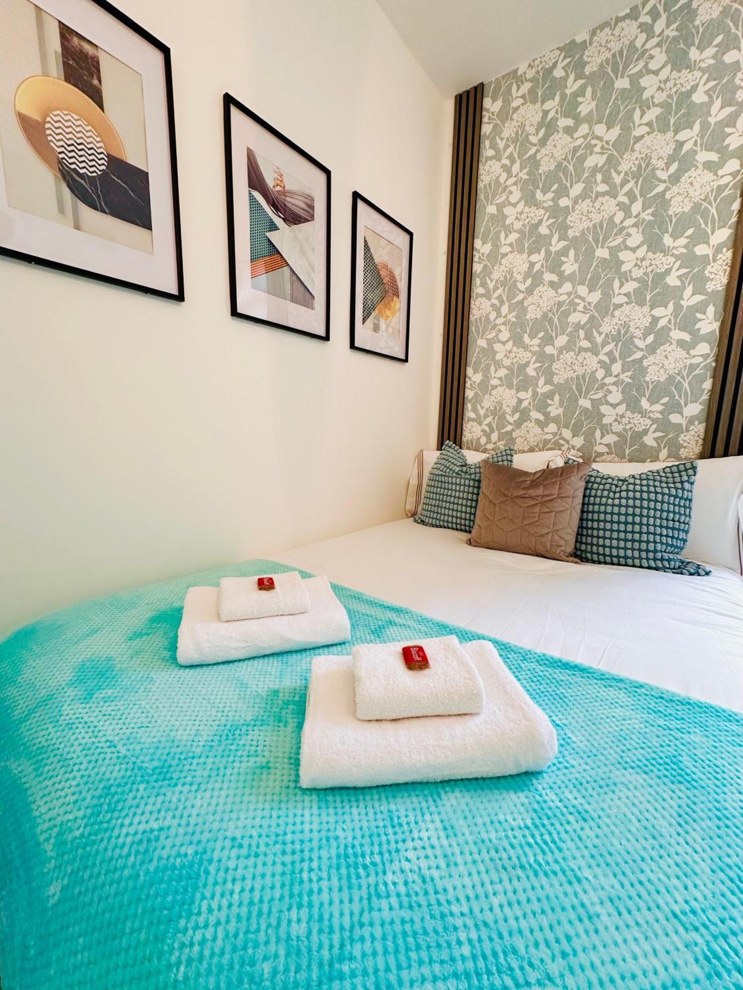 R2 - Elegant Private Opposite Queen Elizabeth Hospital - Harborne * Birmingham
