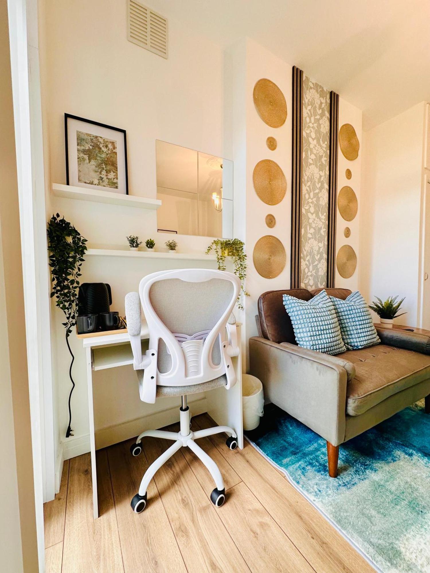 R2 - Elegant Private Opposite Queen Elizabeth Hospital - Harborne Guest house