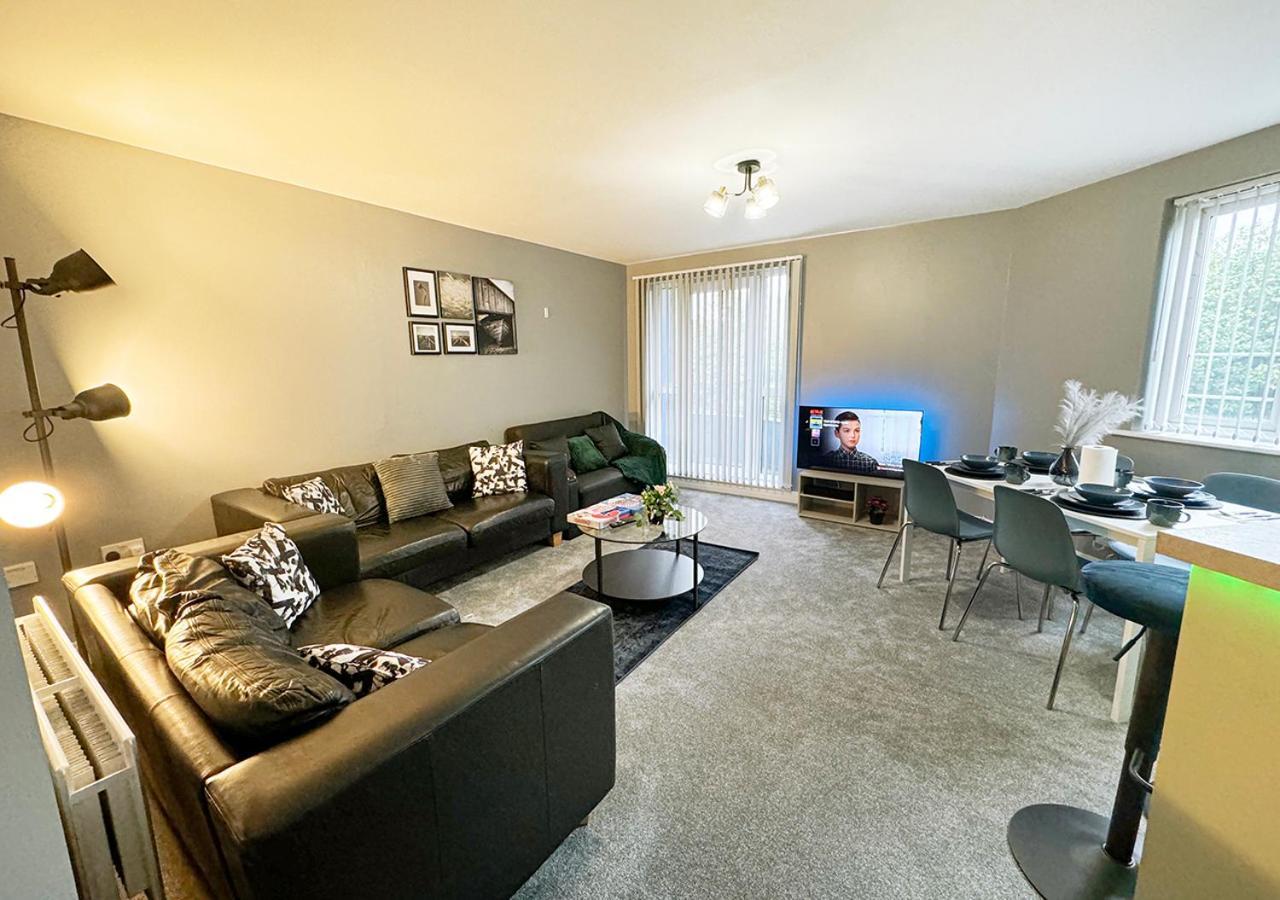 Cosy & Comfy Retreat Away From With Free Parking Apartment *