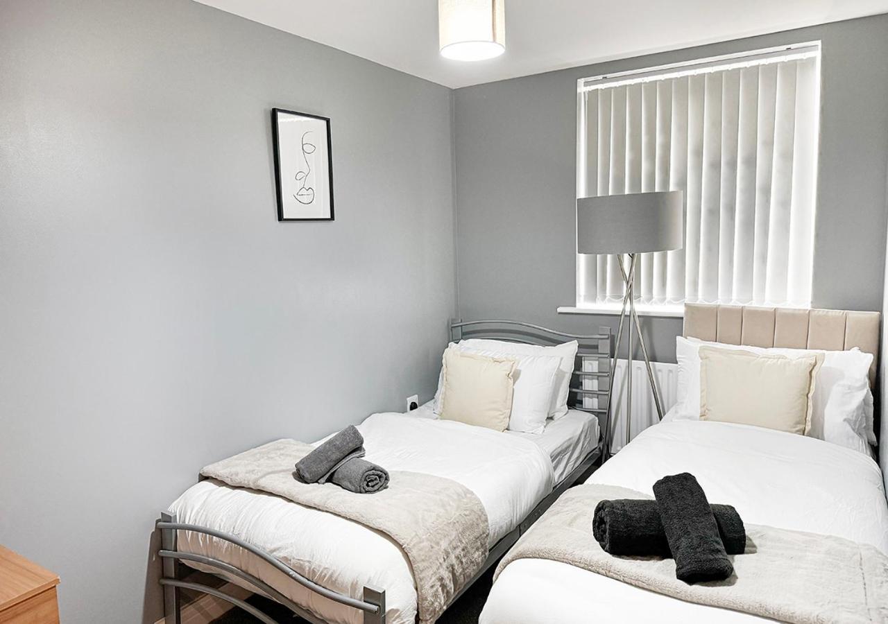 Cosy & Comfy Retreat Away From With Free Parking Apartment *