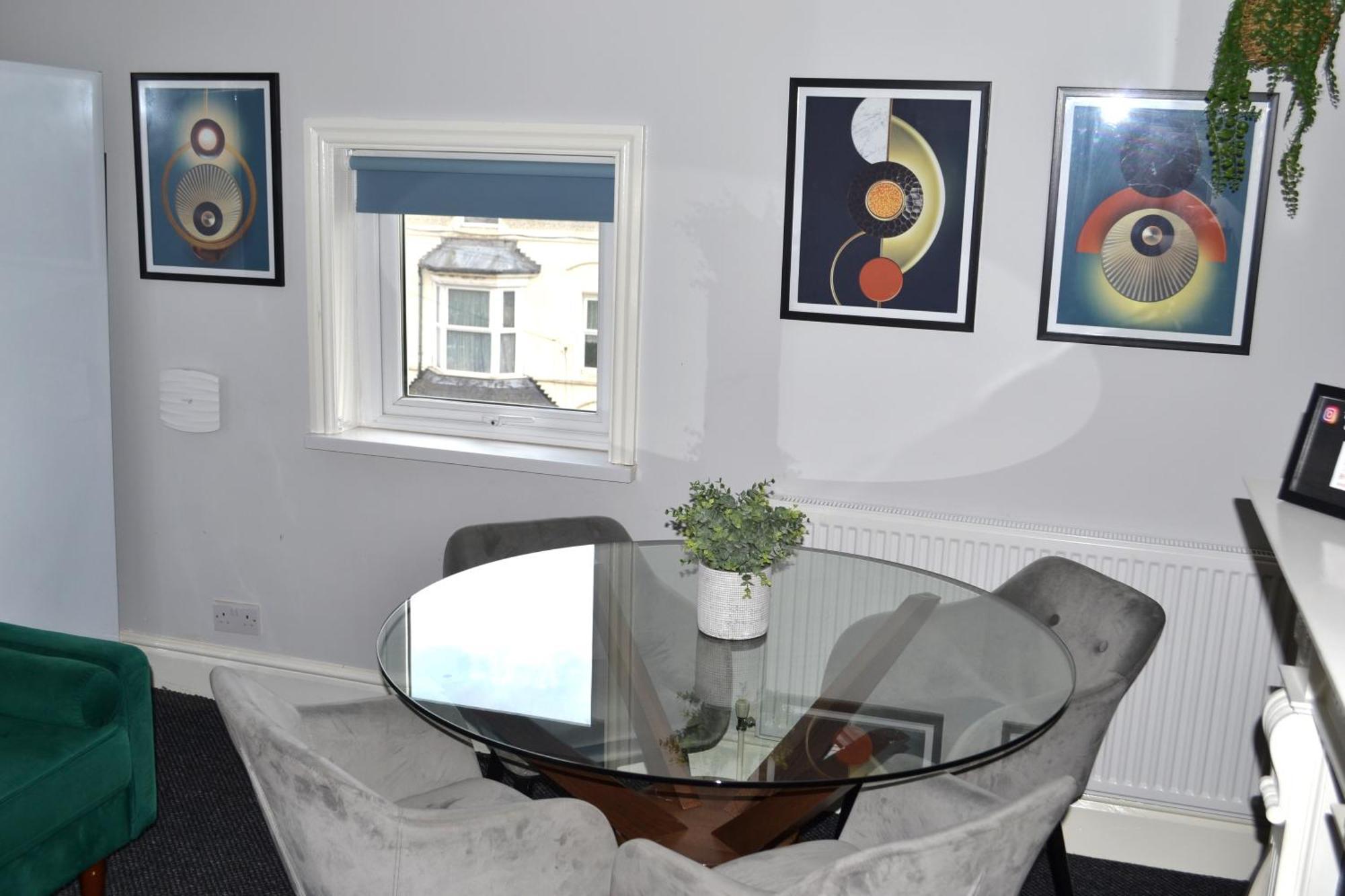 Style 2 Bedroom In City, Near Utilita Arena & Free Parking *