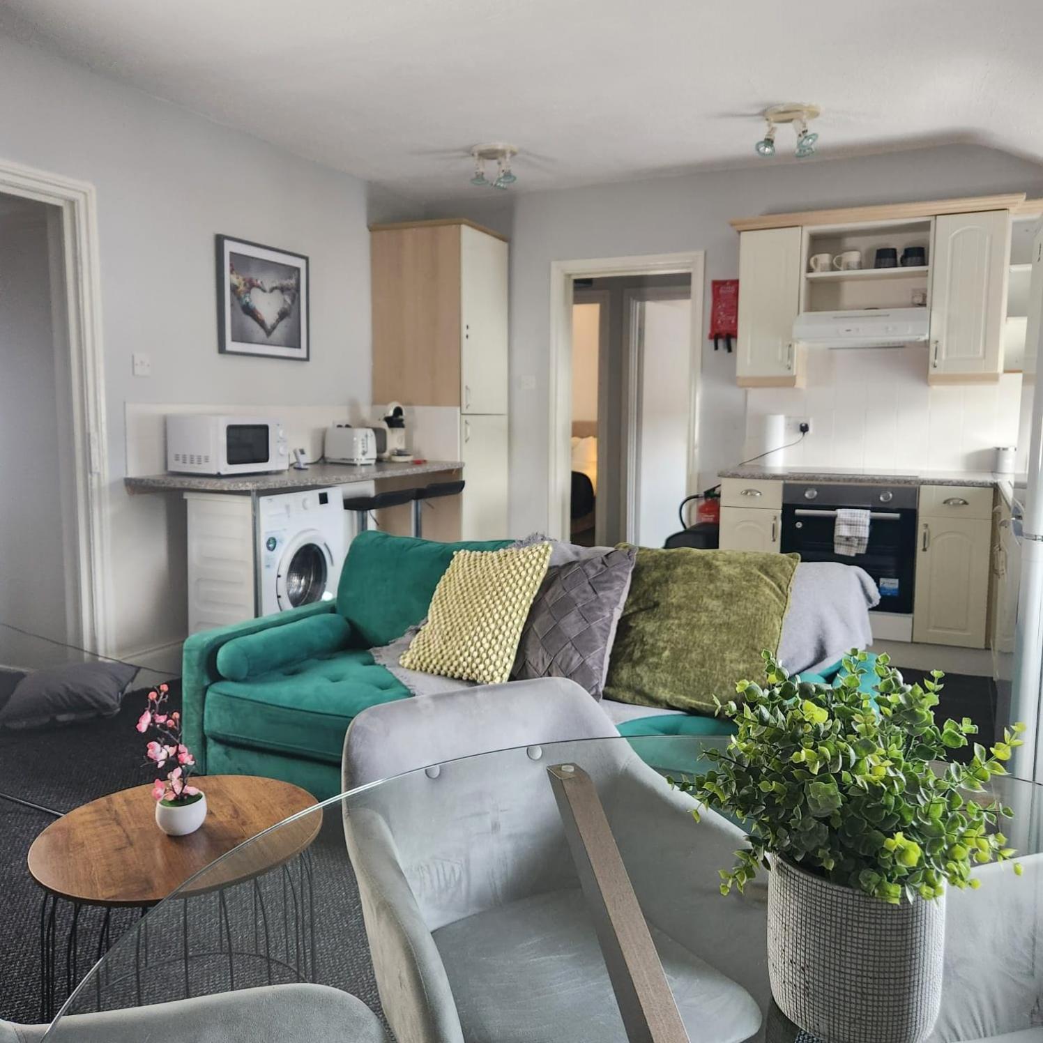 Apartment Style 2 Bedroom In City, Near Utilita Arena & Free Parking *
