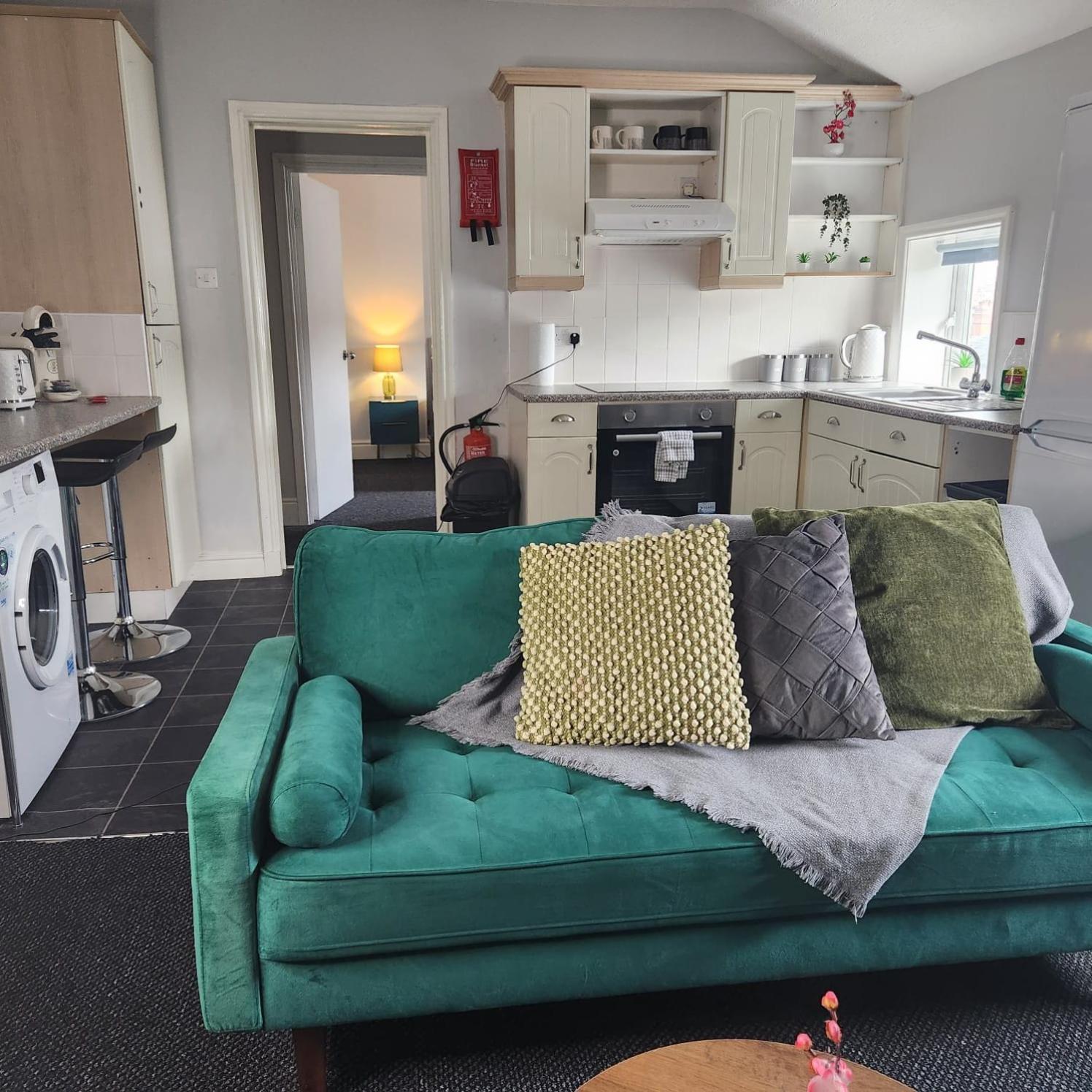 Style 2 Bedroom In City, Near Utilita Arena & Free Parking Apartment