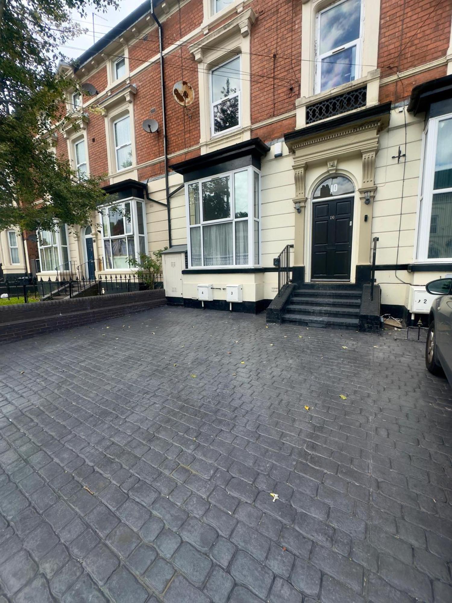 Spacious Duplex With King Sized Bed, Free Onsite Parking, Near Utilita Areana & Icc * Birmingham