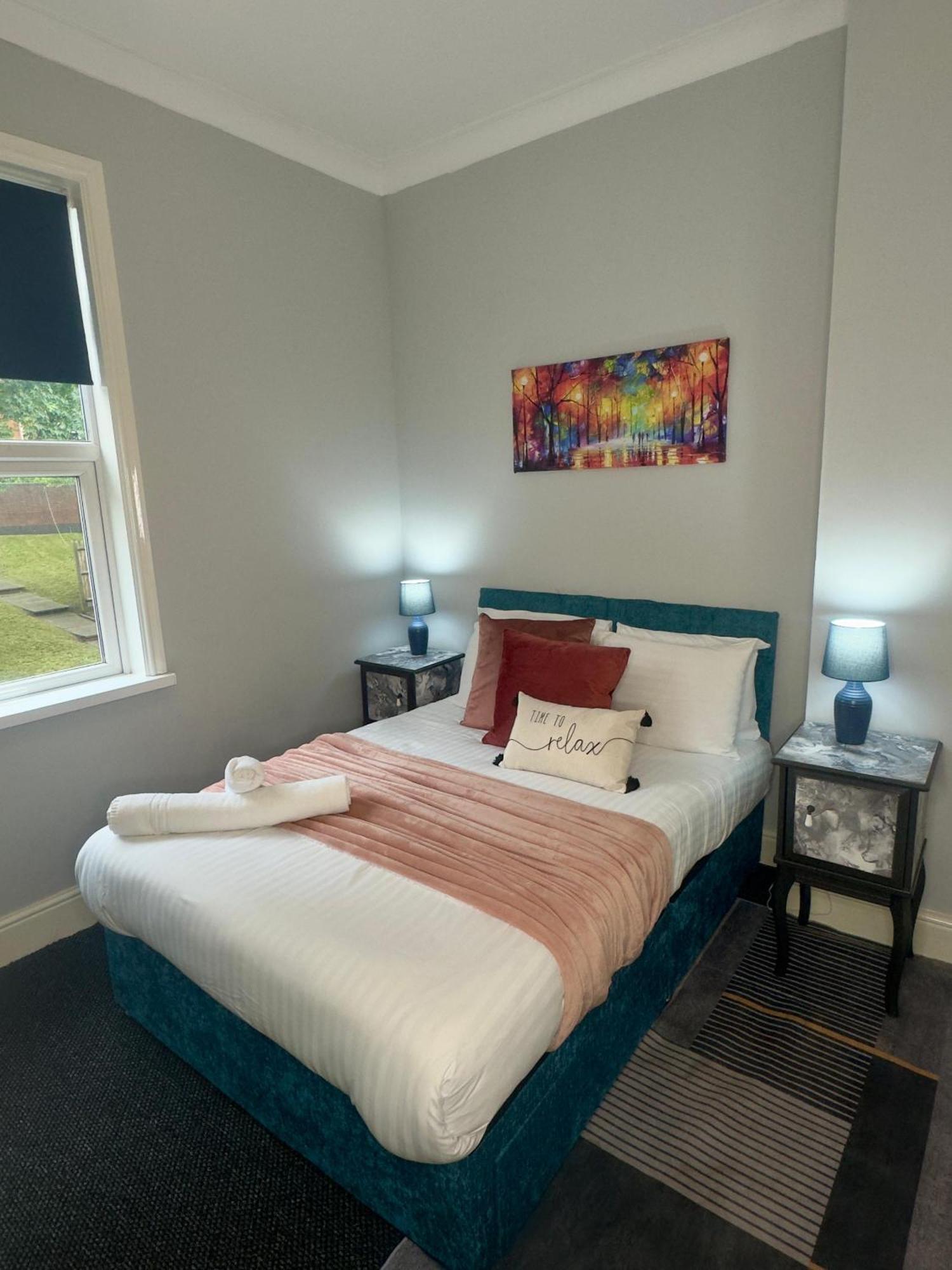 Elegant 5 Bedrooms Split Level