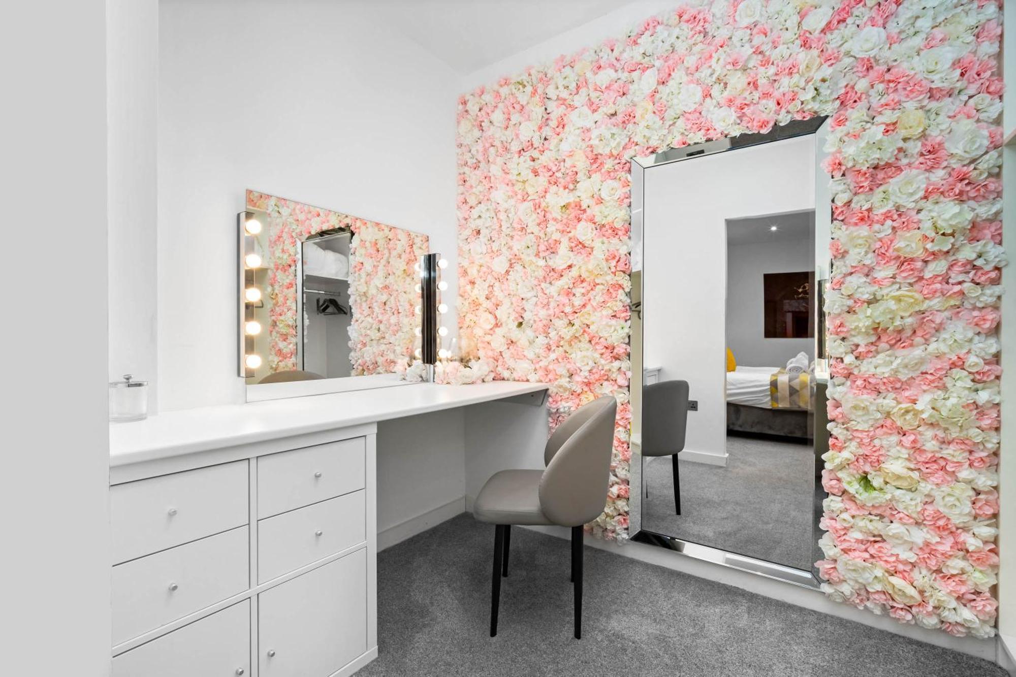 Luxury - Secure Parking - Gated Development - Near Jq & Centre - Rated - Flower - 12sh Apartment Birmingham