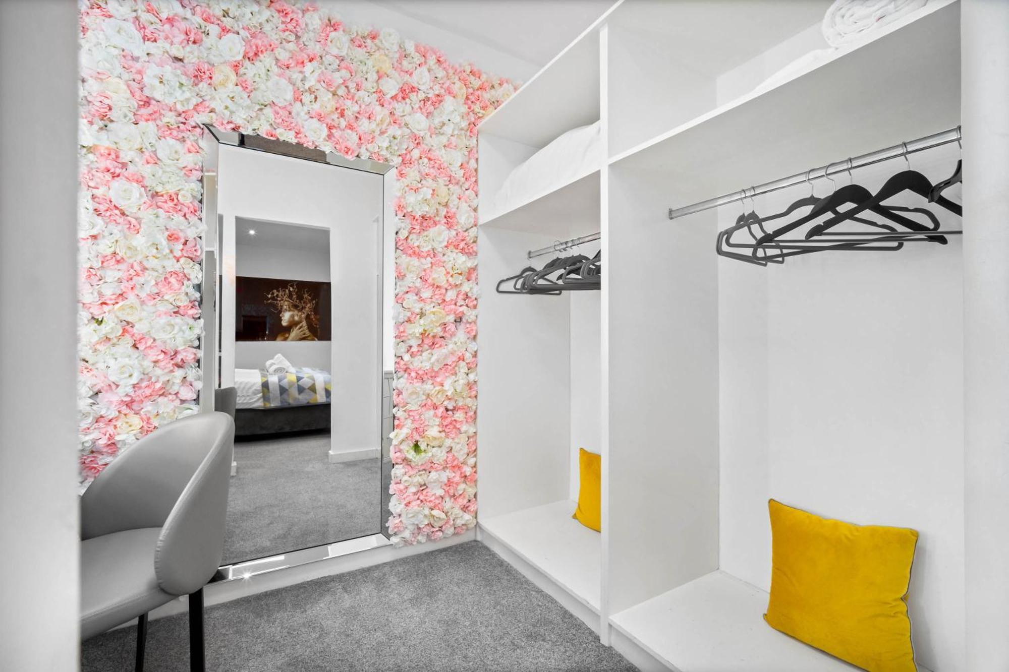 Luxury - Secure Parking - Gated Development - Near Jq & Centre - Rated - Flower - 12sh Apartment Birmingham