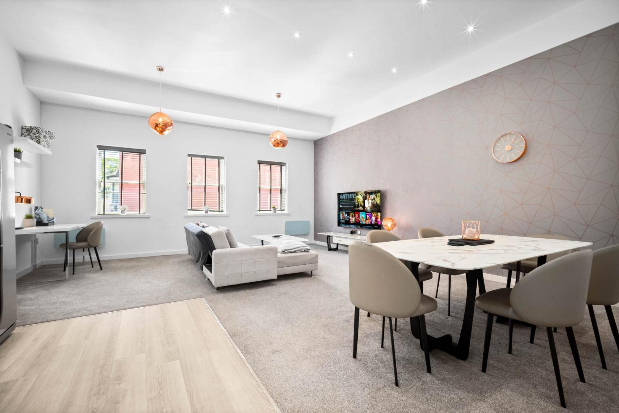 Luxury - Secure Parking - Gated Development - Near Jq & Centre - Rated - Flower - 12sh * Birmingham